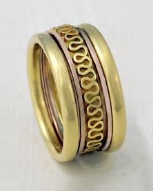 'Stacking Ring' in 18K gold with no stones